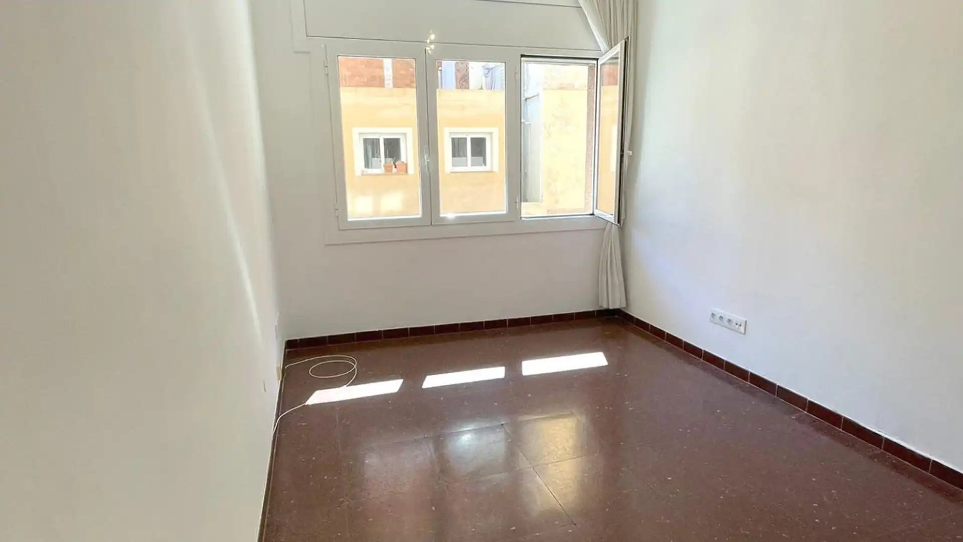 Bedroom of Flat for sale in  Barcelona Capital  with Air Conditioner