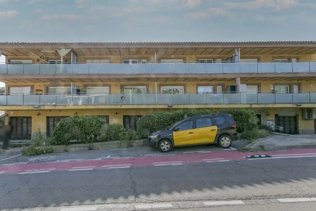 Vista exterior de Local en venta en Torrelles de Llobregat