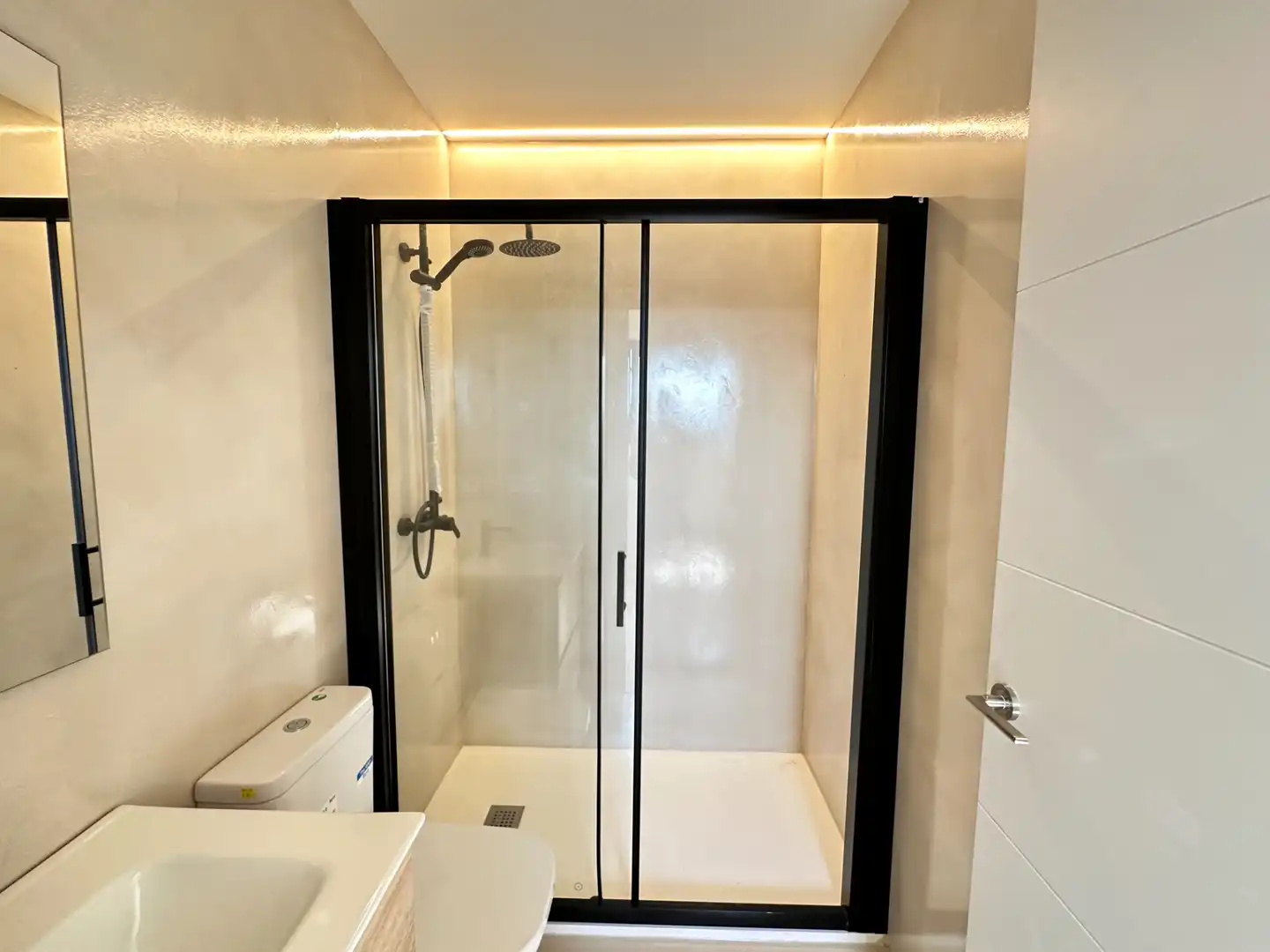 Baño de Ático en venta en Badalona con Aire acondicionado, Calefacción y Parquet