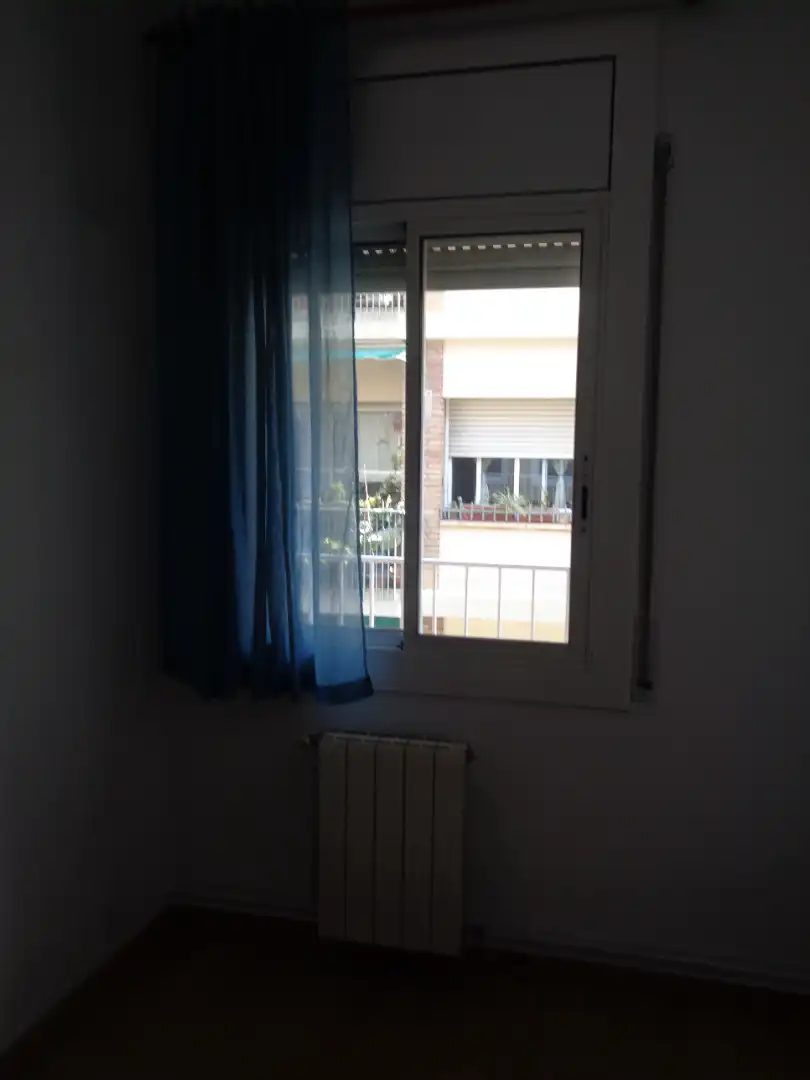 Habitación de Piso de alquiler en Barcelona con Lavadora y Balcón