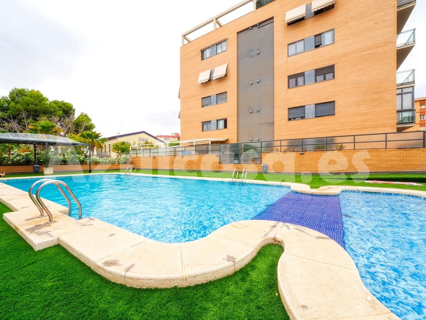 Piscina de Piso de alquiler en San Vicente del Raspeig / Sant Vicent del Raspeig con Terraza, Trastero y Balcón