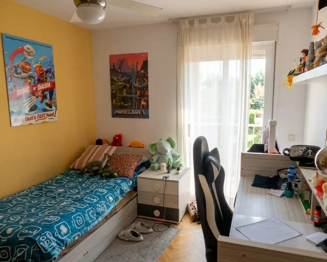 Habitación de Casa adosada en venta en Algete con Aire acondicionado, Calefacción y Jardín privado