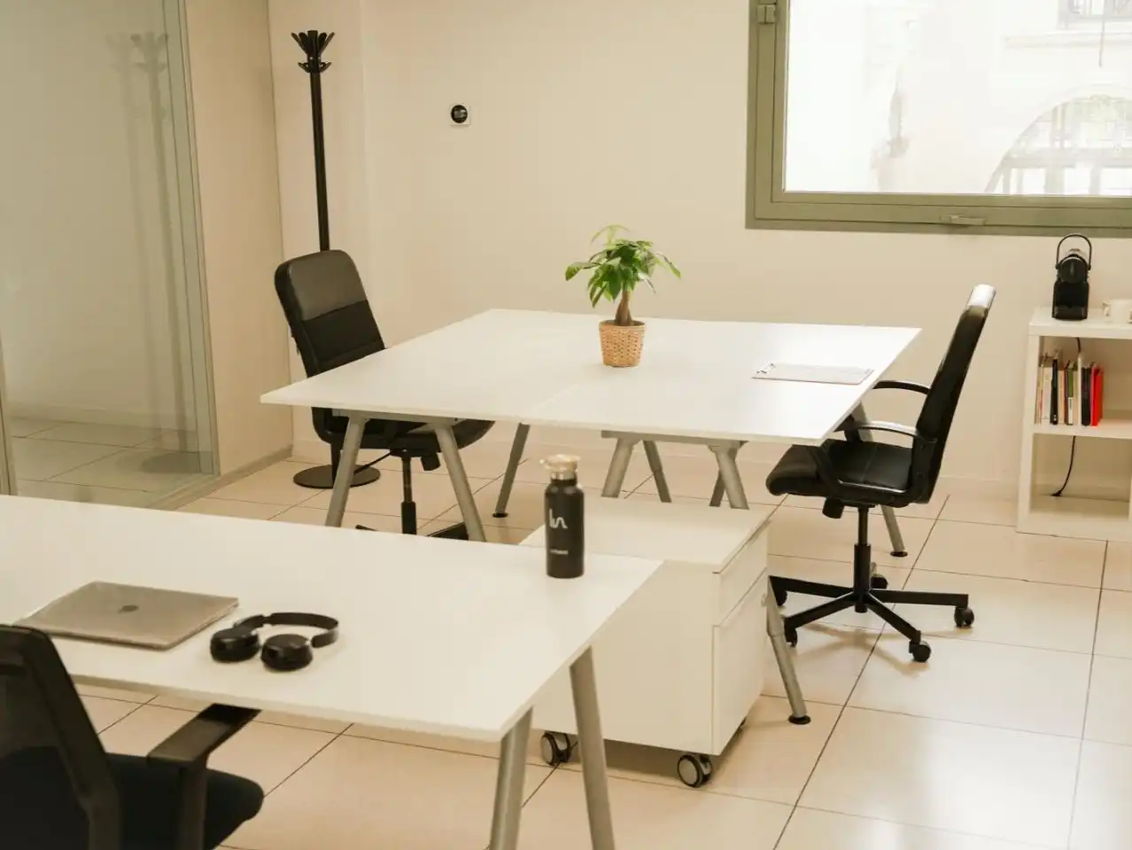 Bureau avec ascenseur à louer à Carrer de Santa Eugènia 42, imagen 2