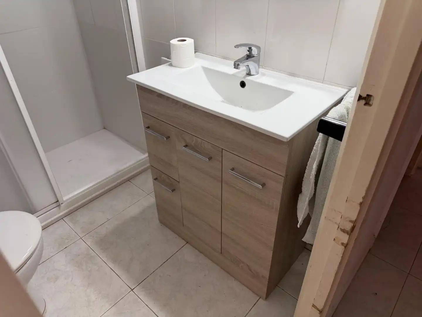 Bathroom of Ground floor for sale in Cerdanyola