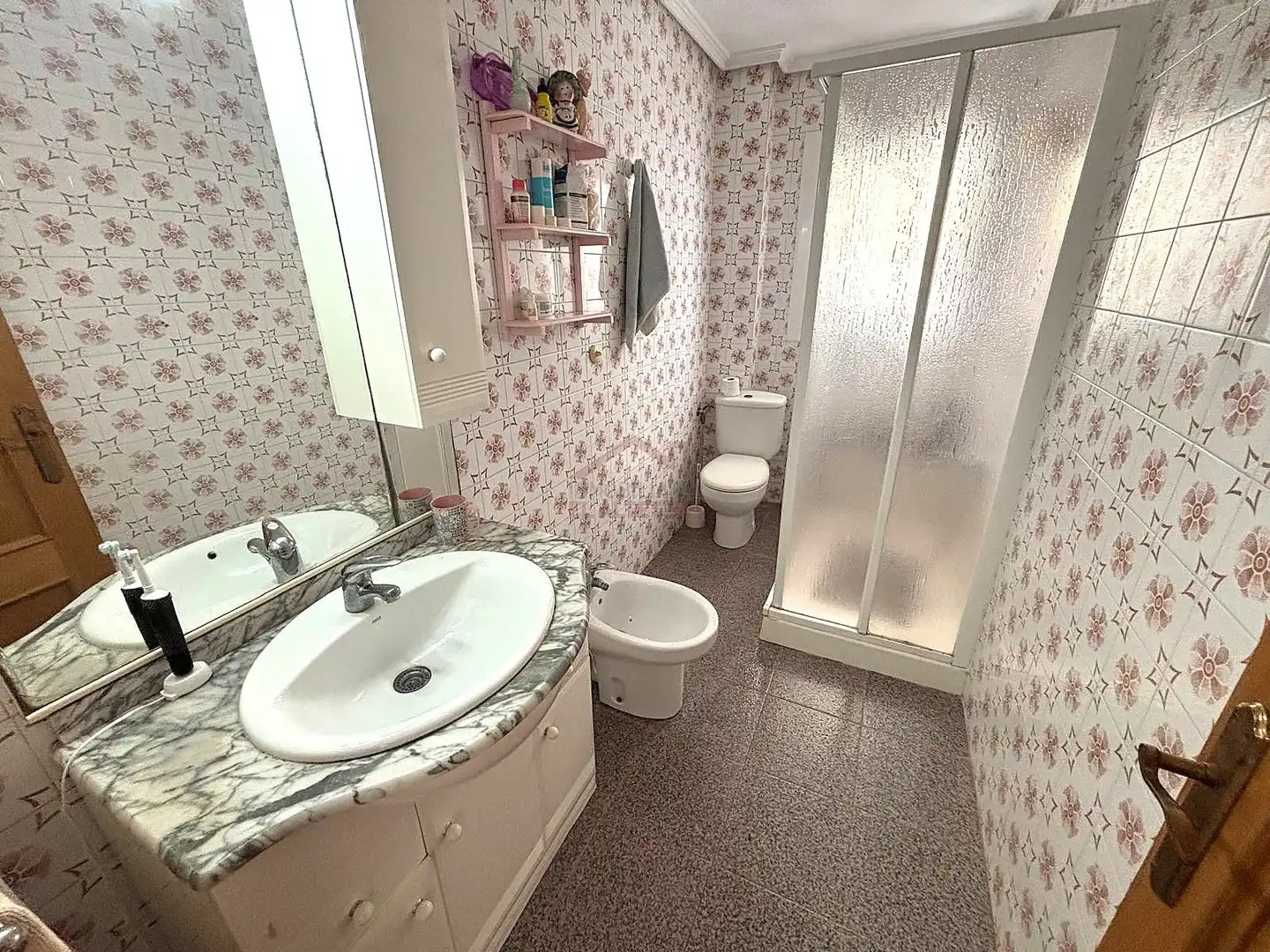 Bathroom of Flat for sale in Elche / Elx  with Furnished, Oven and Balcony