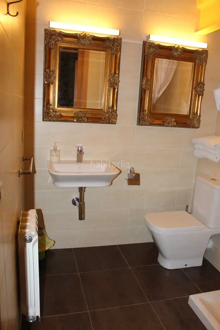 Business premises for sale in Carrer dels Canonges 38, imagen 5