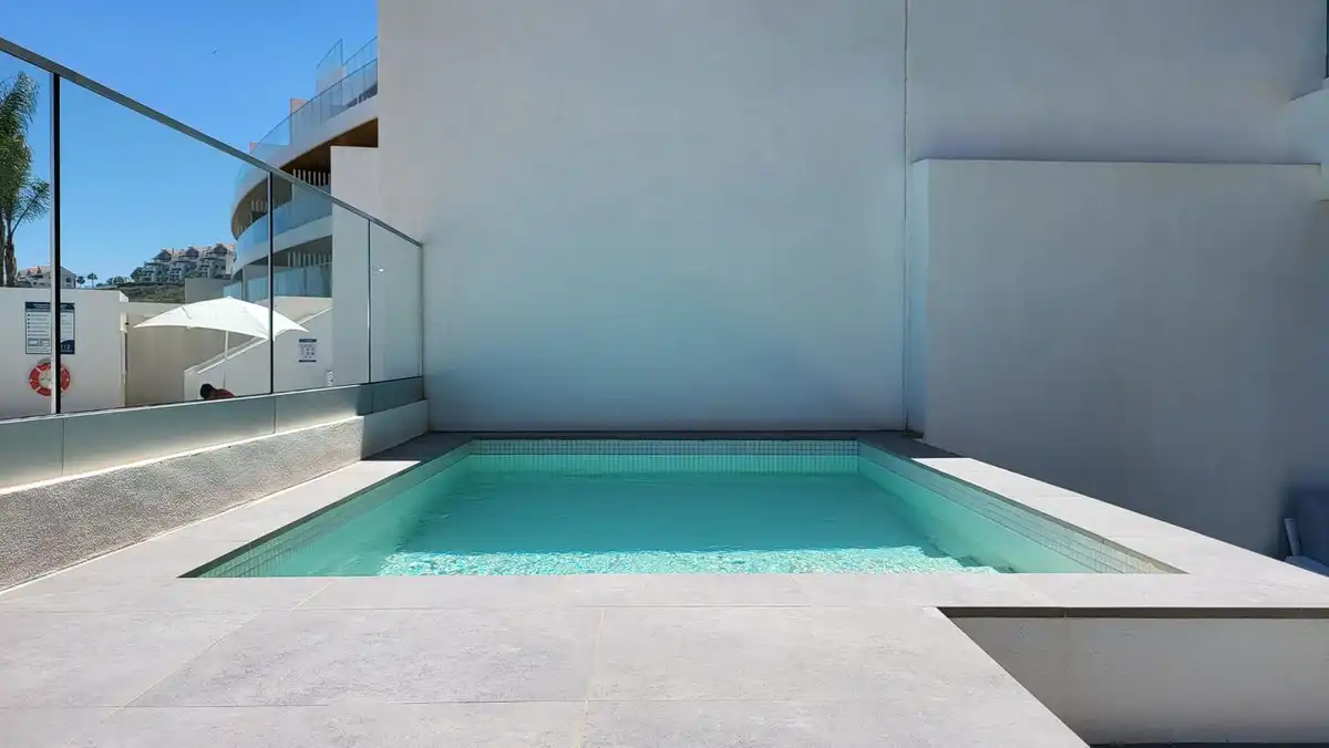 Schwimmbecken von Wohnungen zur Miete in Mijas mit Klimaanlage, Terrasse und Abstellraum