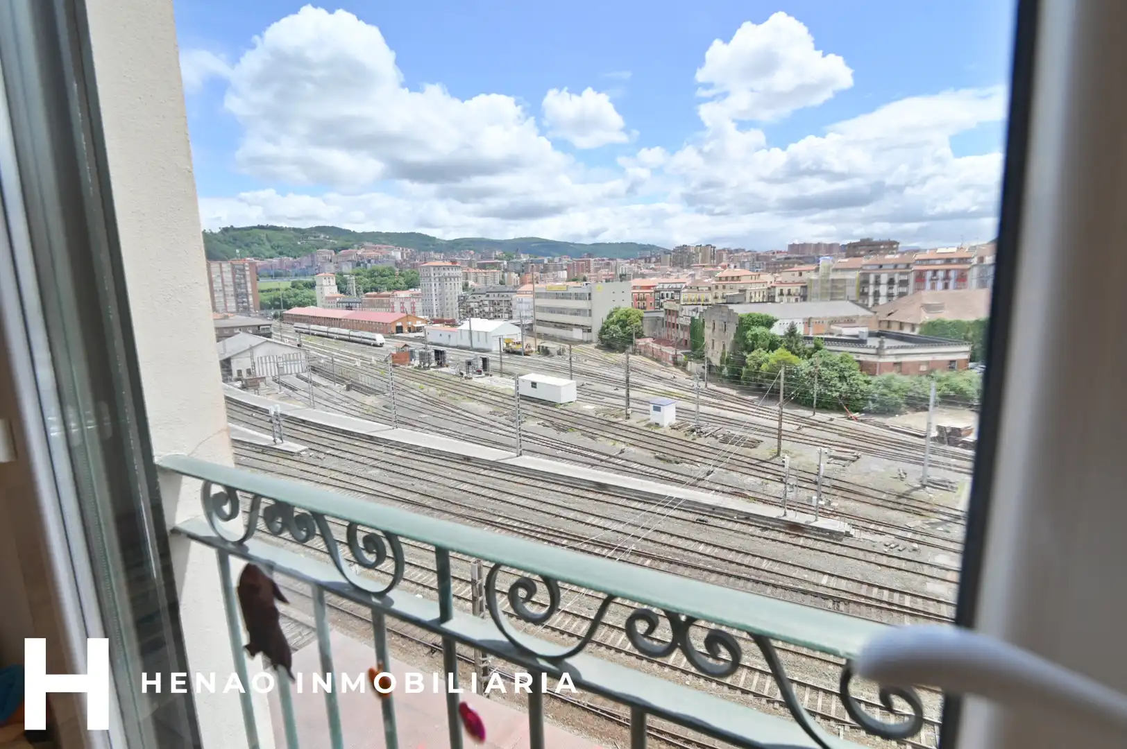 Exterior view of Flat for sale in Bilbao   with Heating, Parquet flooring and Furnished