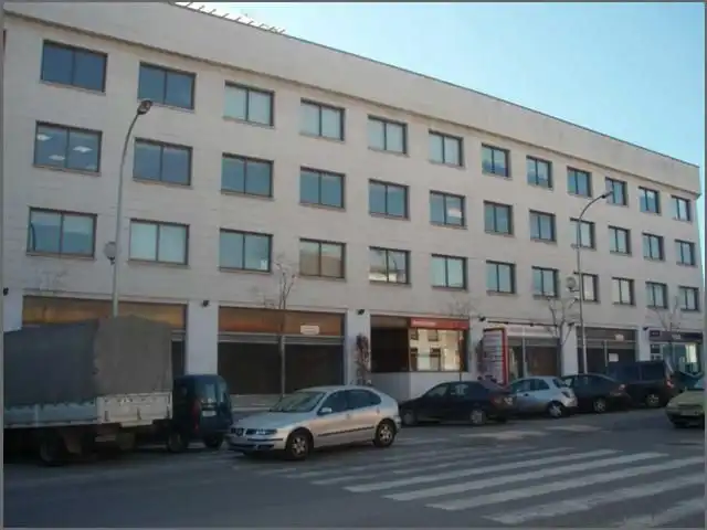 Vista exterior de Oficina de alquiler en Montcada i Reixac