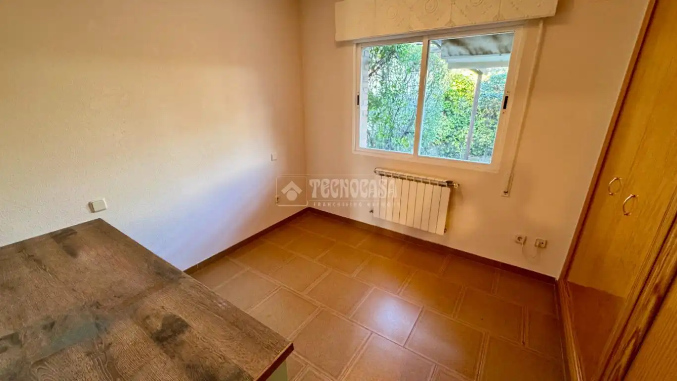 Bedroom of Detached homes for sale in Moralzarzal  with Heating, Terrace and Community pool