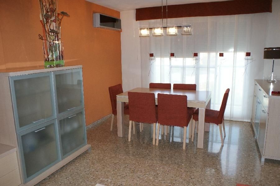 Comedor de Piso de alquiler en Aldaia con Aire acondicionado, Trastero y Balcón