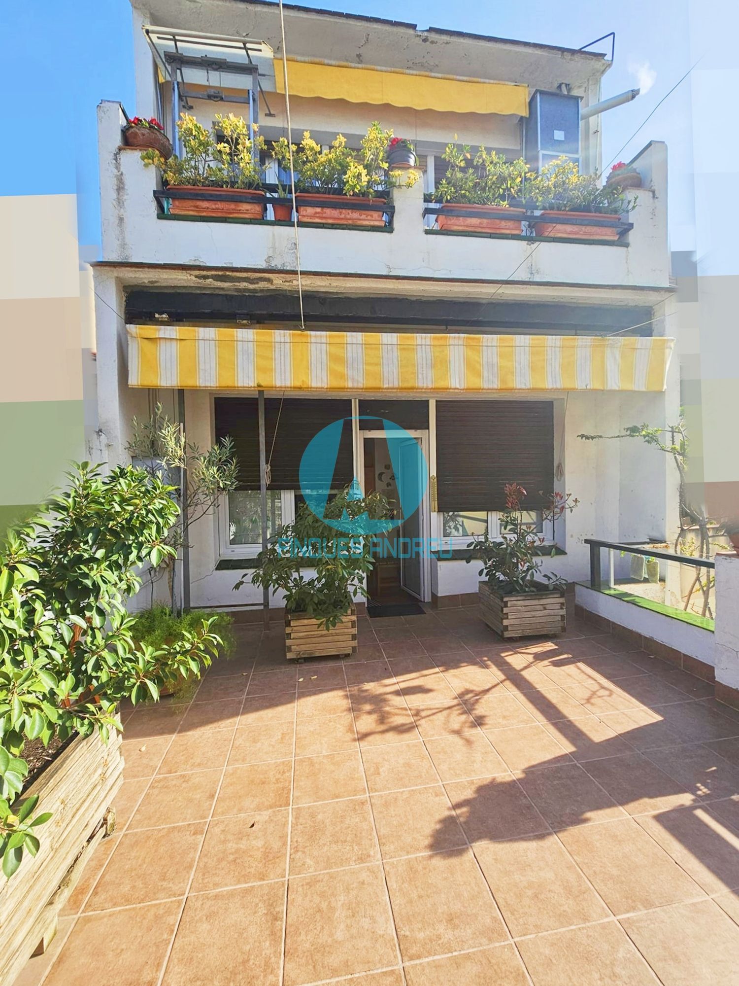 Vista exterior de Dúplex en venda en Mataró amb Aire condicionat, Calefacció i Traster