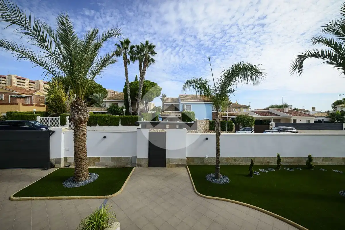 Houses for sale in C/JUAN RAMON JIMENEZ 6 (D-36), Campoamor
