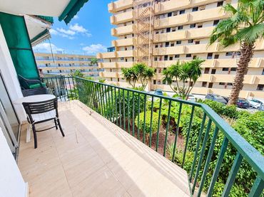 Apartament amb piscina en venda a V CENTENARIO 1