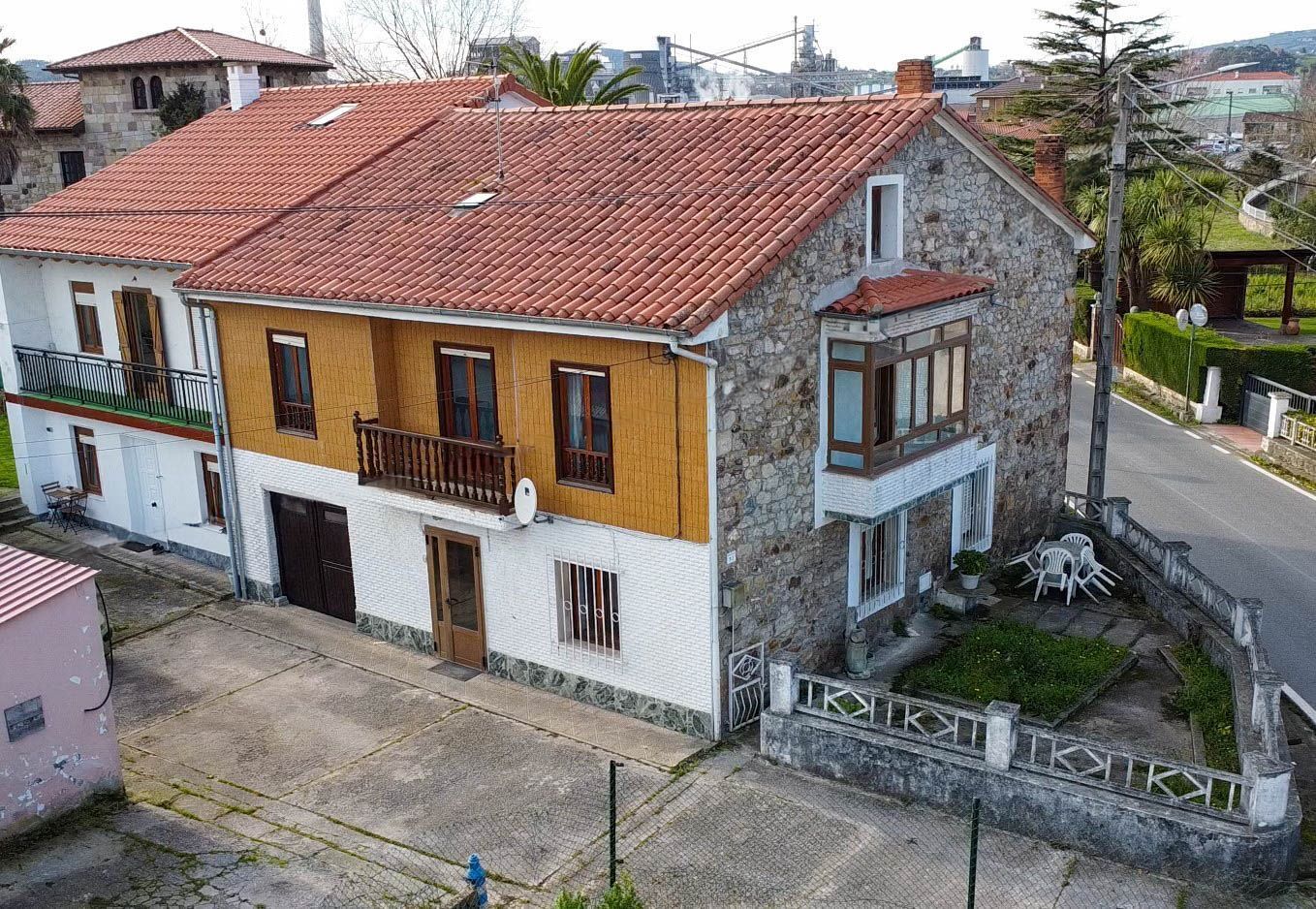 Exterior view of House or chalet for sale in Polanco  with Heating, Private garden and Storage room