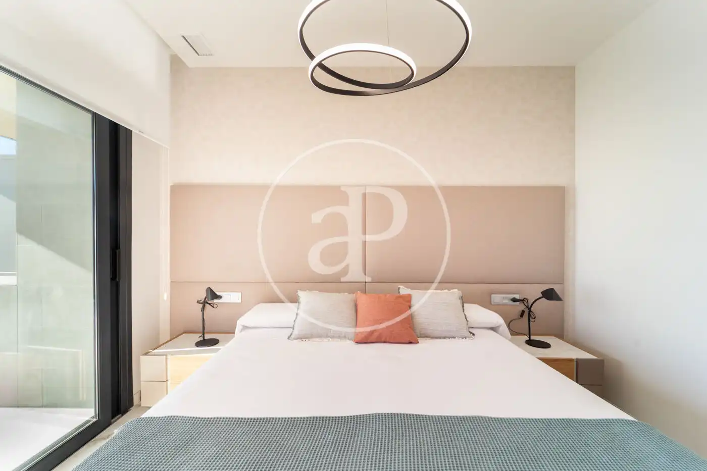 Habitación de Piso en venta en Benidorm con Aire acondicionado, Calefacción y Jardín privado
