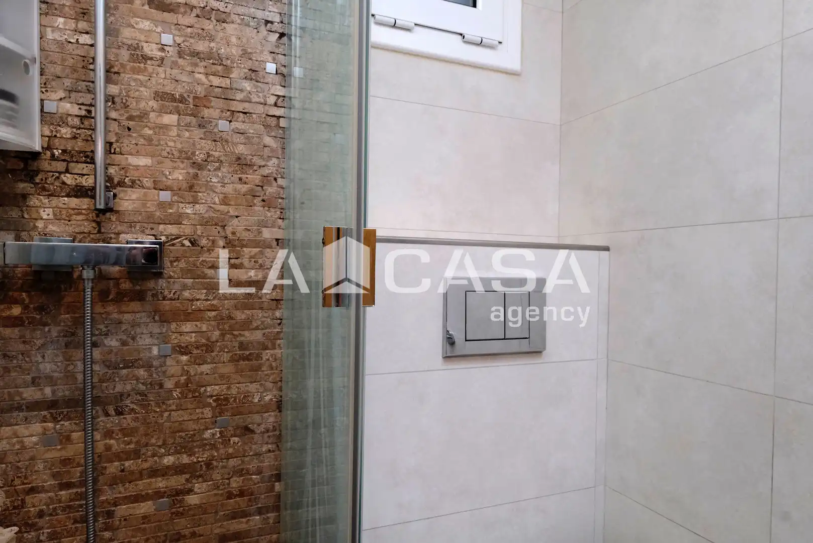 Baño de Piso en venta en Barcelona con Calefacción