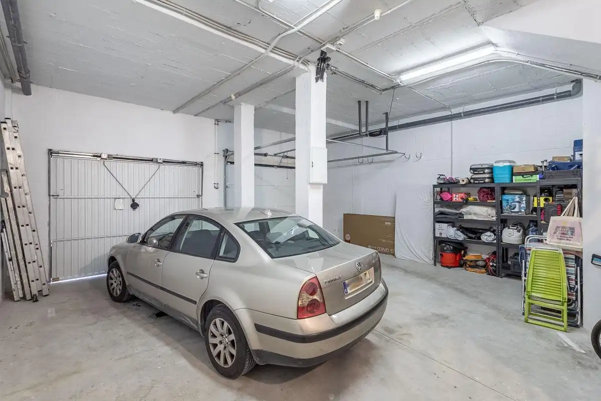 Parking de Casa adosada en venta en Las Gabias con Piscina comunitaria