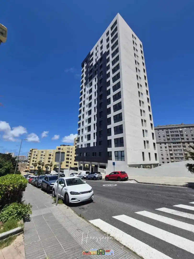 Vista exterior de Piso en venta en Las Palmas de Gran Canaria con Calefacción, Trastero y Piscina comunitaria