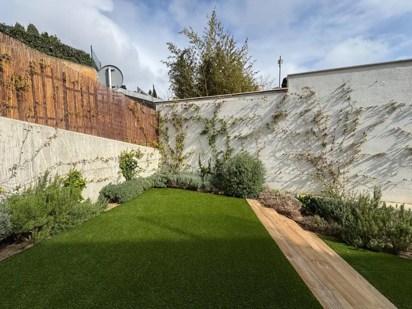 Jardín de Casa o chalet en venta en Barcelona con Aire acondicionado, Calefacción y Jardín privado