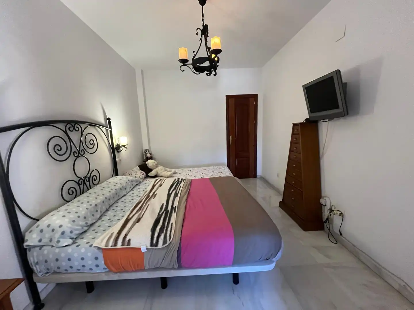 Dormitori de Casa adosada en venda en Huévar del Aljarafe amb Terrassa i Balcó