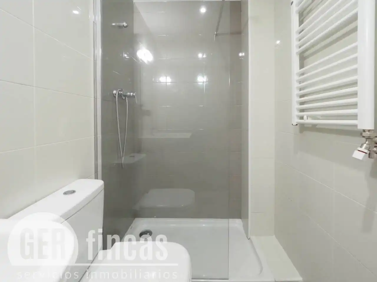 Bathroom of Flat for sale in Terrassa  with Heating