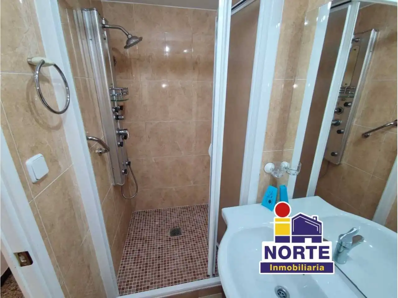 Bathroom of Flat for sale in Alcoy / Alcoi  with Air Conditioner and Furnished