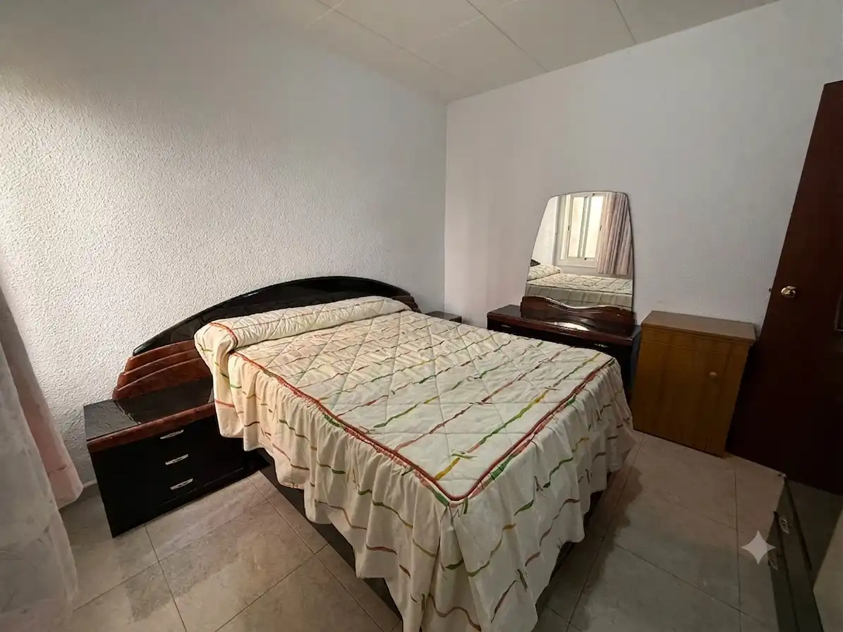 Schlafzimmer von Wohnung zum Verkauf in Cornellà de Llobregat mit Alarm