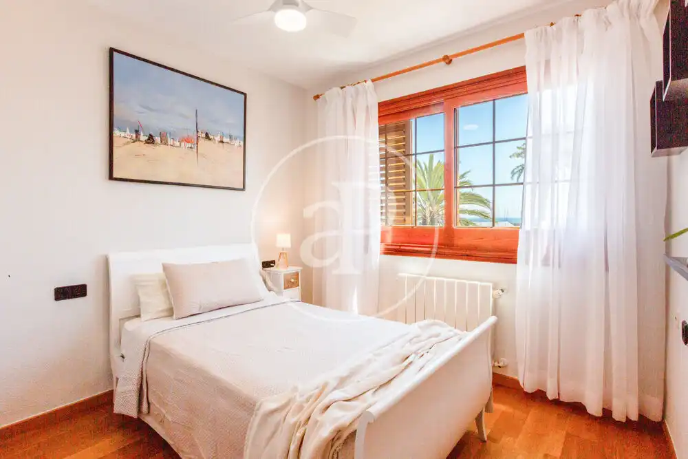 Habitación de Casa o chalet de alquiler en La Pobla de Farnals con Aire acondicionado, Calefacción y Jardín privado