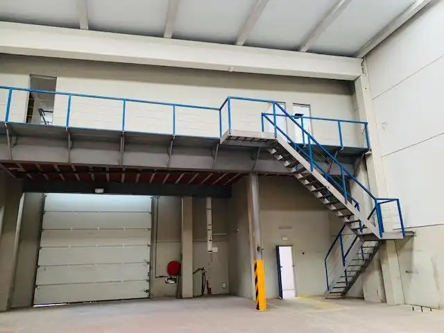 Nau industrial en venda en Santa Oliva