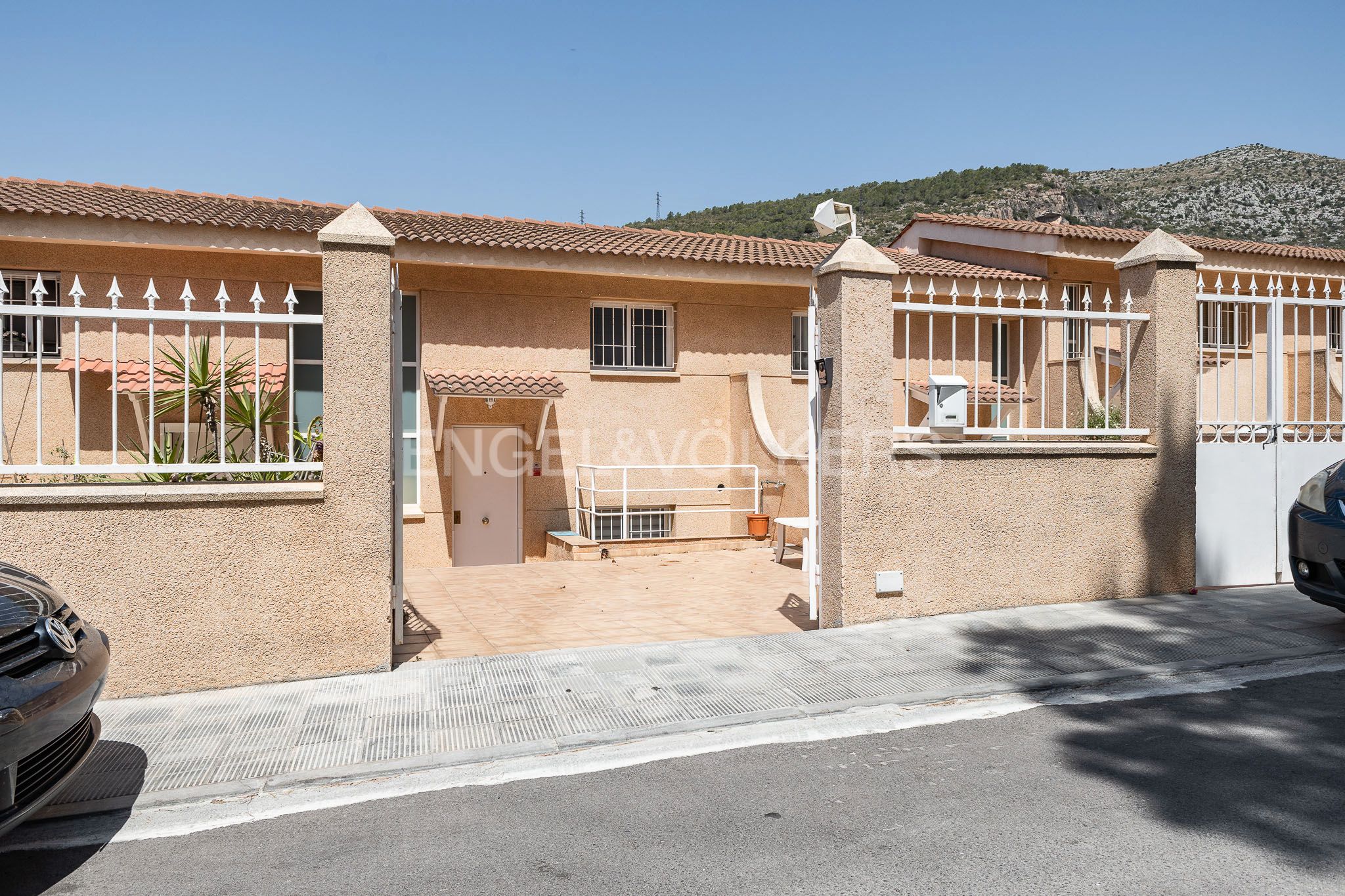 Vista exterior de Casa o xalet en venda en Sitges amb Calefacció, Jardí privat i Parquet