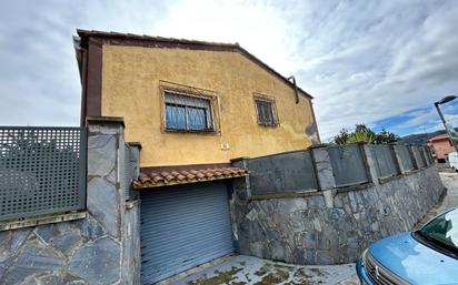 Vista exterior de Casa o xalet en venda en Alforja amb Jardí privat i Piscina