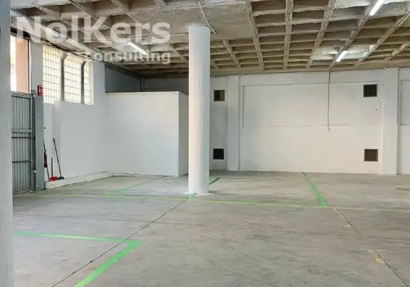 Nave industrial de alquiler en L'Hospitalet de Llobregat con Calefacción y Alarma