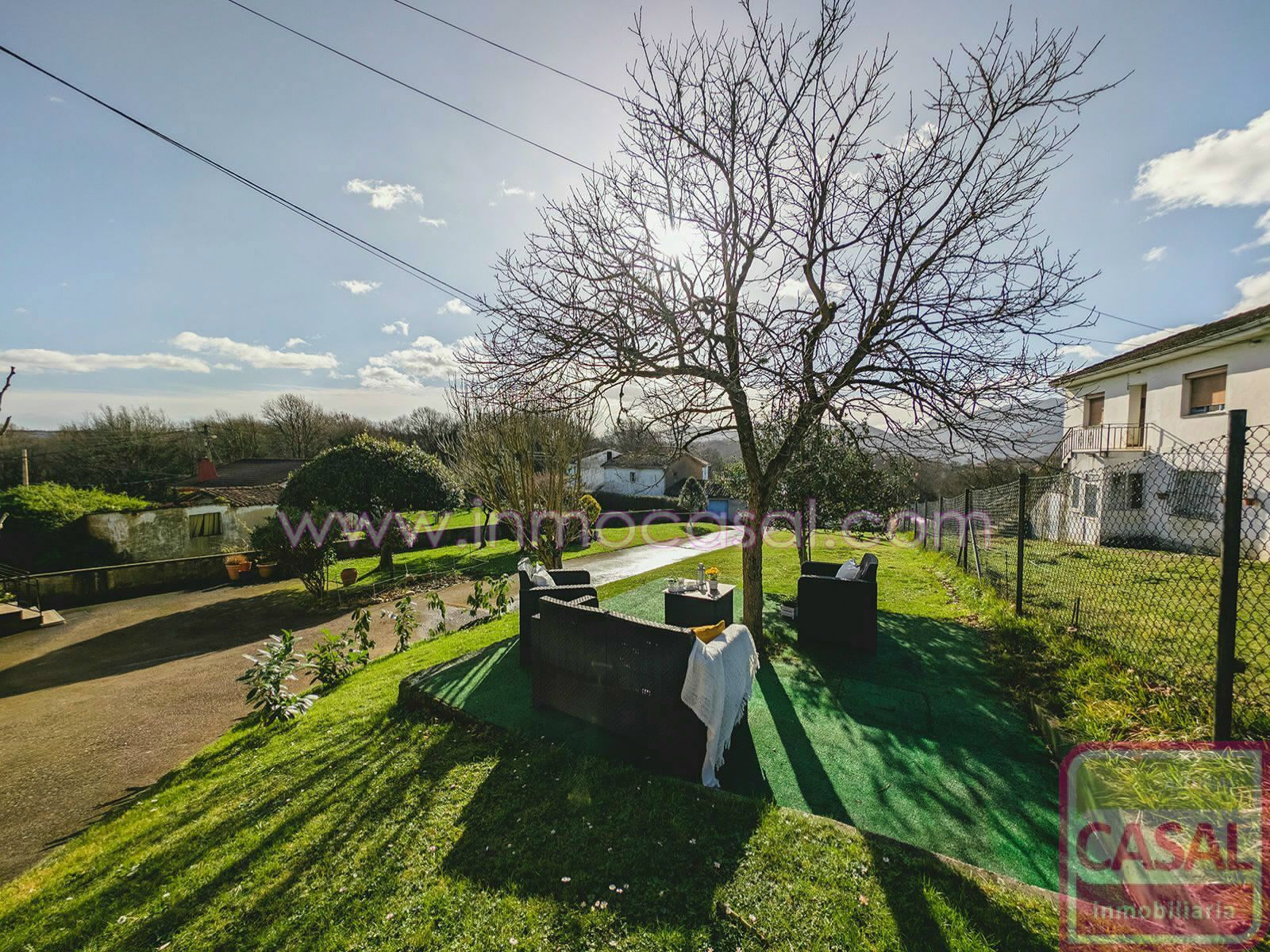 Jardín de Casa o chalet en venta en Oviedo  con Calefacción, Trastero y Amueblado