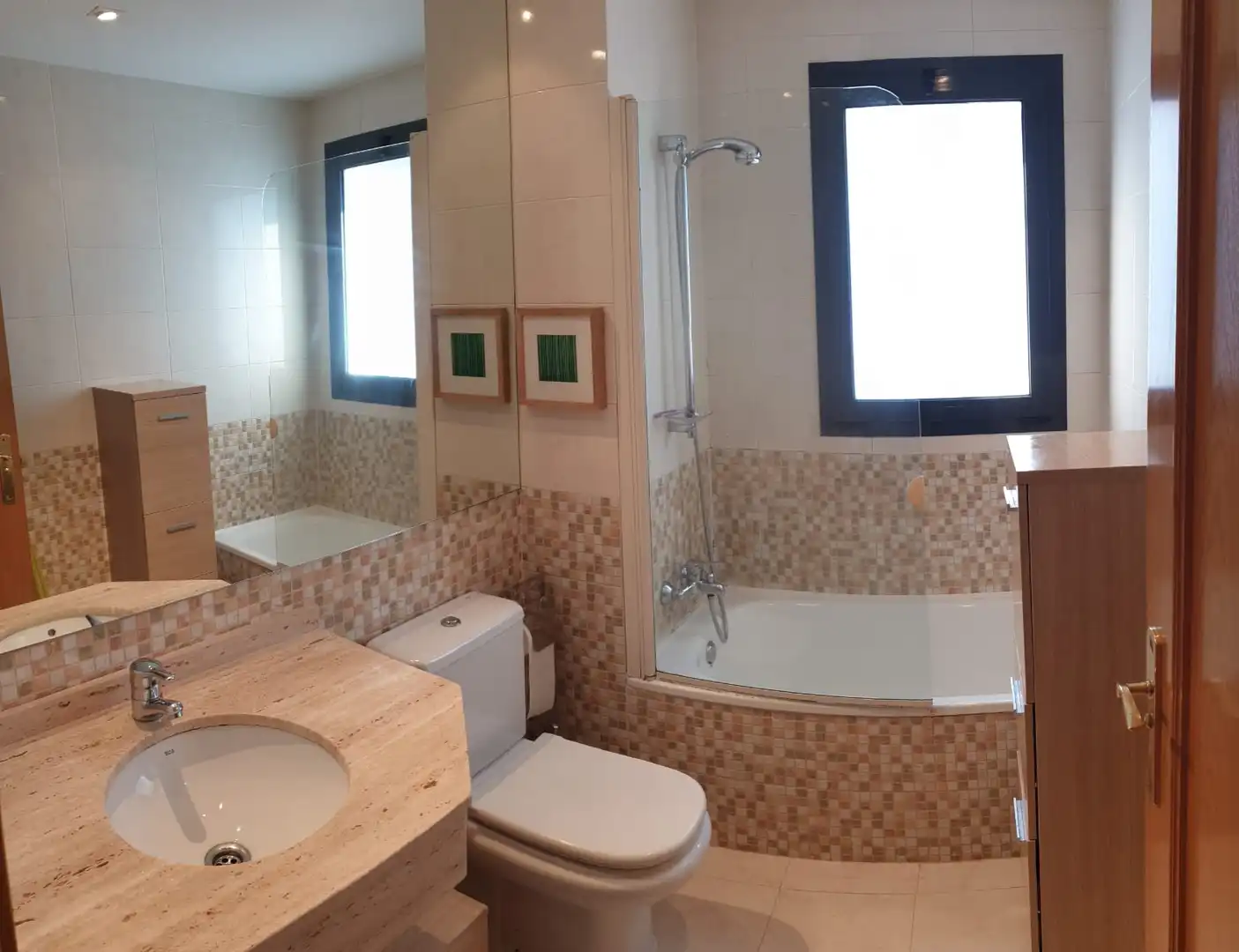 Badezimmer von Wohnung zur Miete in Madrid mit Klimaanlage, Heizung und Abstellraum