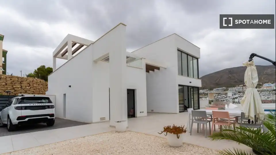 Vista exterior de Apartamento para compartir en Finestrat con Aire acondicionado, Terraza y Amueblado
