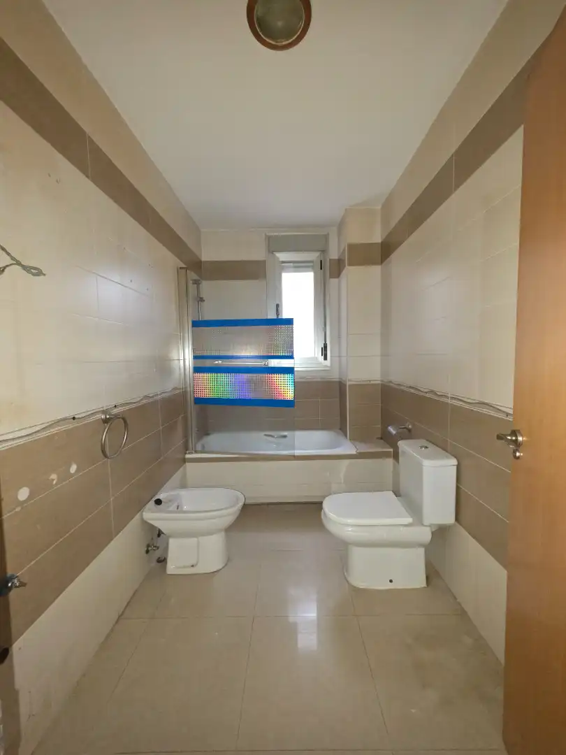 Bany de Pis en venda en Parla amb Terrassa, Traster i Piscina comunitària