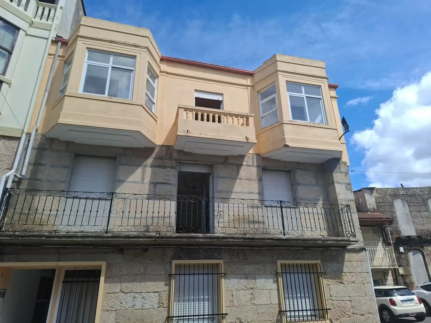 Vista exterior de Edificio en venta en Maside, Ourense