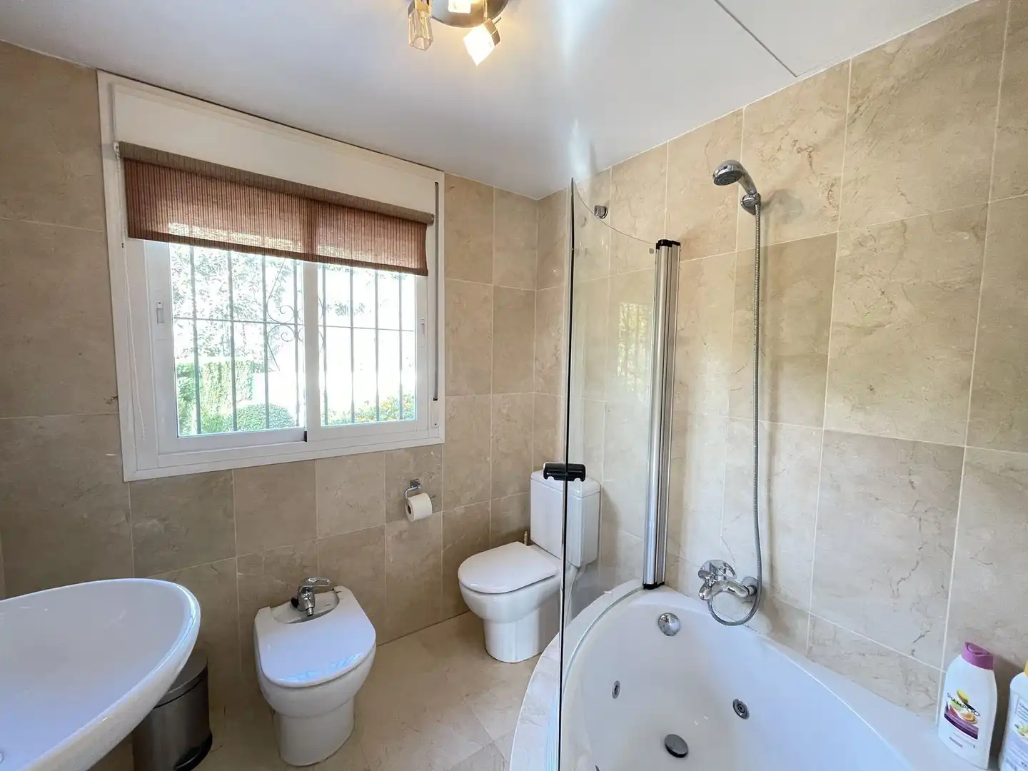 Bathroom of Houses for sale in Estepona  with Air Conditioner, Private garden and Terrace