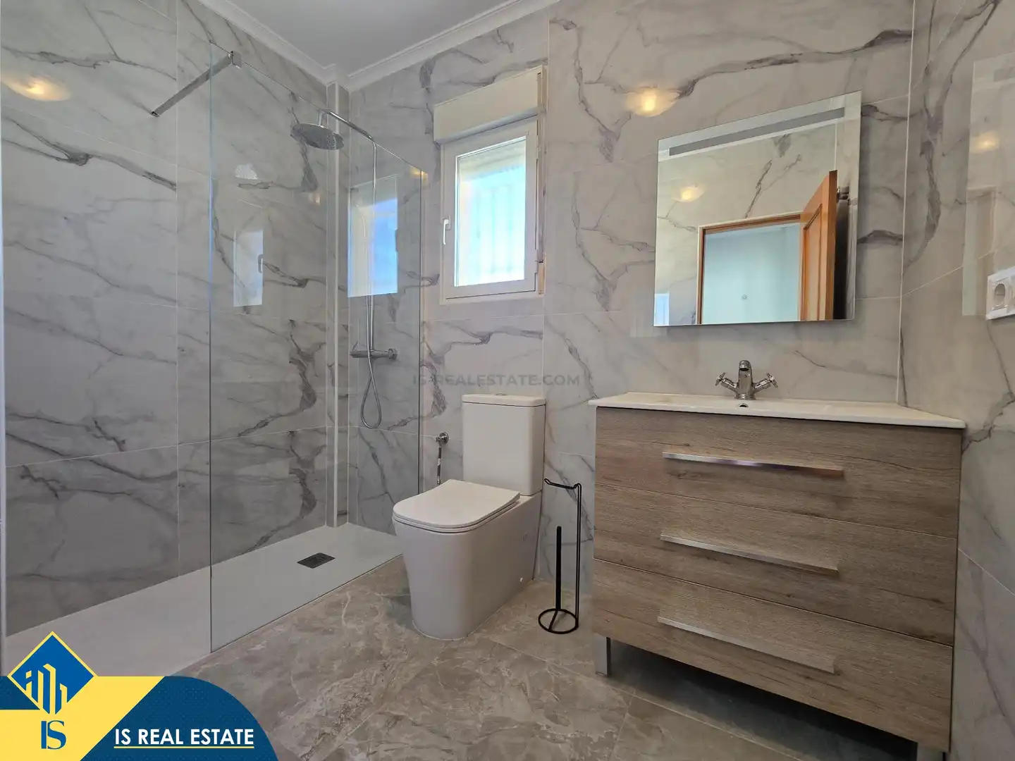 Baño de Dúplex en venta en Torrevieja con Terraza y Amueblado