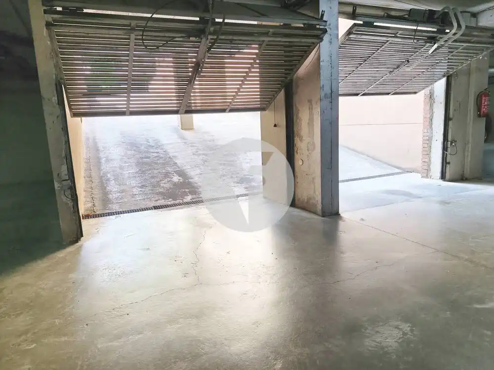 Aparcament de Planta baixa en venda en Mollet del Vallès amb Calefacció, Terrassa i Piscina