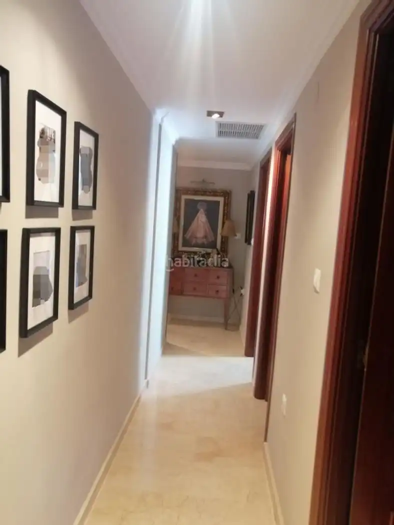 Piso con piscina en venta en Calle Alfonso X el Sabio 2