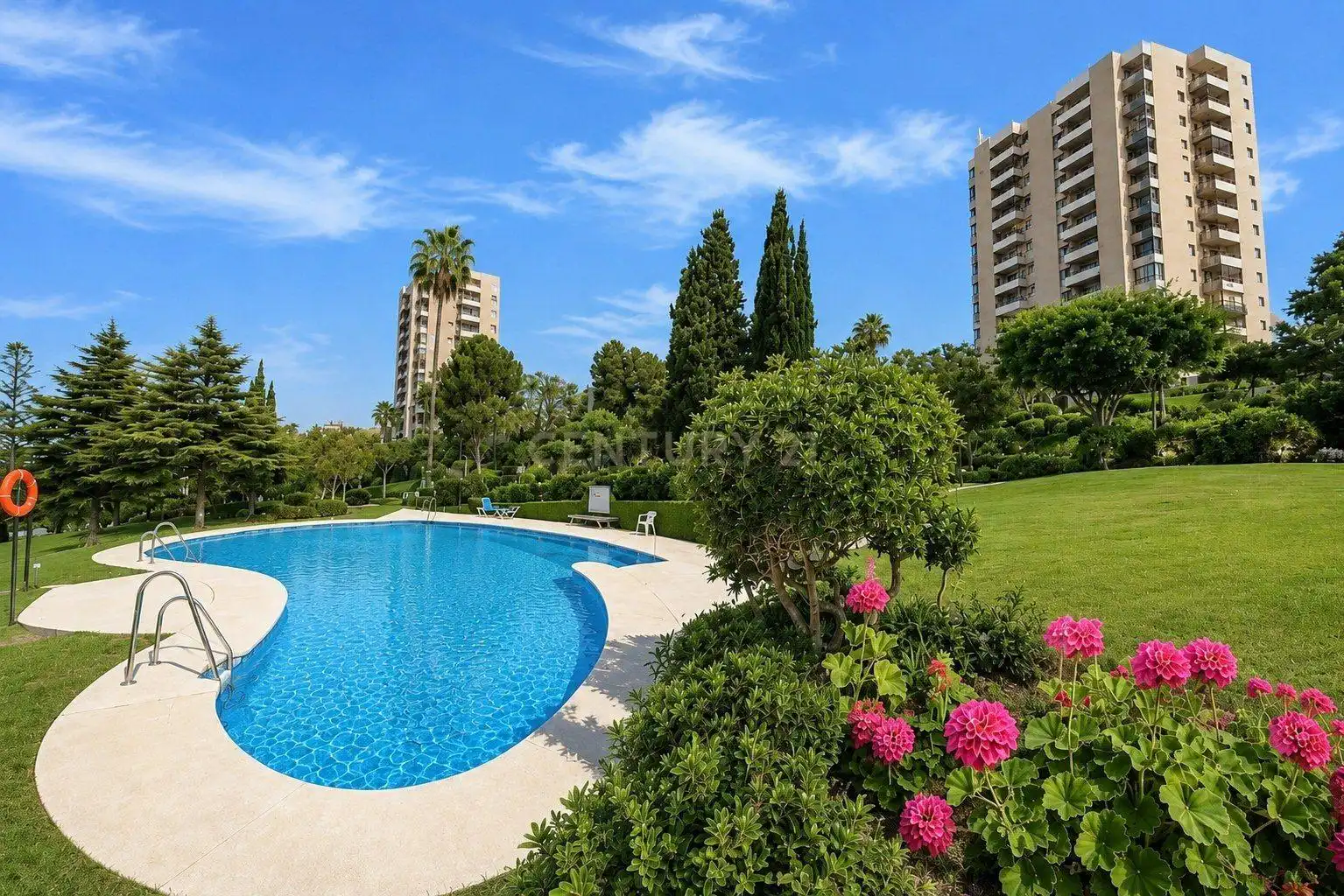 Swimming pool of Study for sale in Marbella  with Air Conditioner, Oven and TV