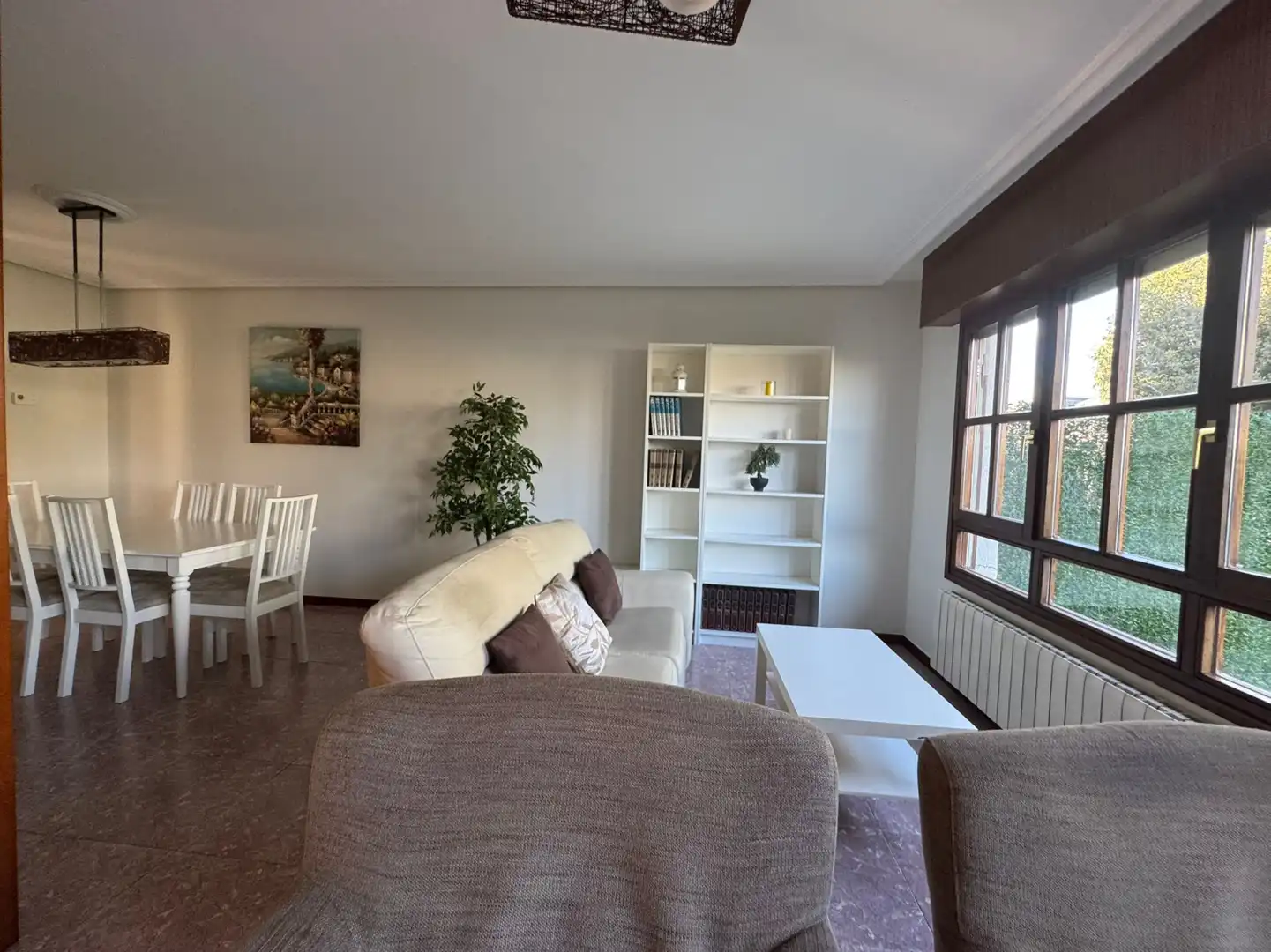 Sala d'estar de Casa adosada en venda en Polanco amb Calefacció, Jardí privat i Parquet