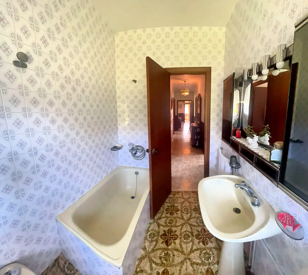Baño de Casa o chalet en venta en Burela con Calefacción, Jardín privado y Trastero
