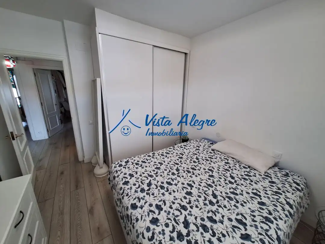 Schlafzimmer von Einfamilien-Reihenhaus zum Verkauf in Haro mit Klimaanlage, Heizung und Terrasse