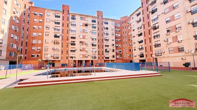 Piso en Venta en Calle Doctor Francisco Loscertales en Colores -  Entreparques