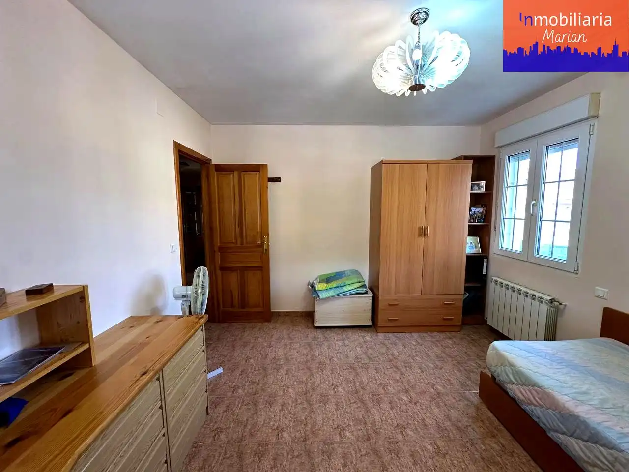 Dormitori de Casa o xalet en venda en Milagros amb Calefacció, Jardí privat i Terrassa