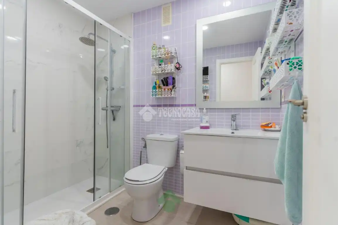 Baño de Piso en venta en Puerto Real con Terraza y Trastero