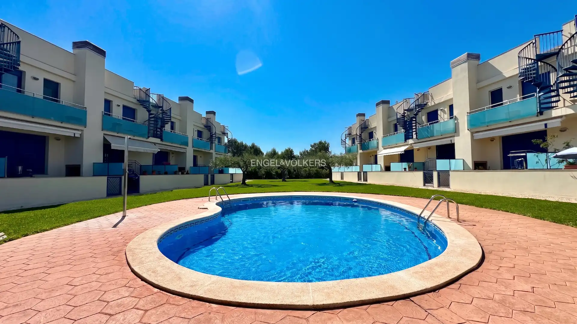 Piscina de Casa adosada en venda en L'Ampolla amb Aire condicionat, Moblat i Balcó